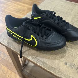 Nike Boys Soccer Shoes