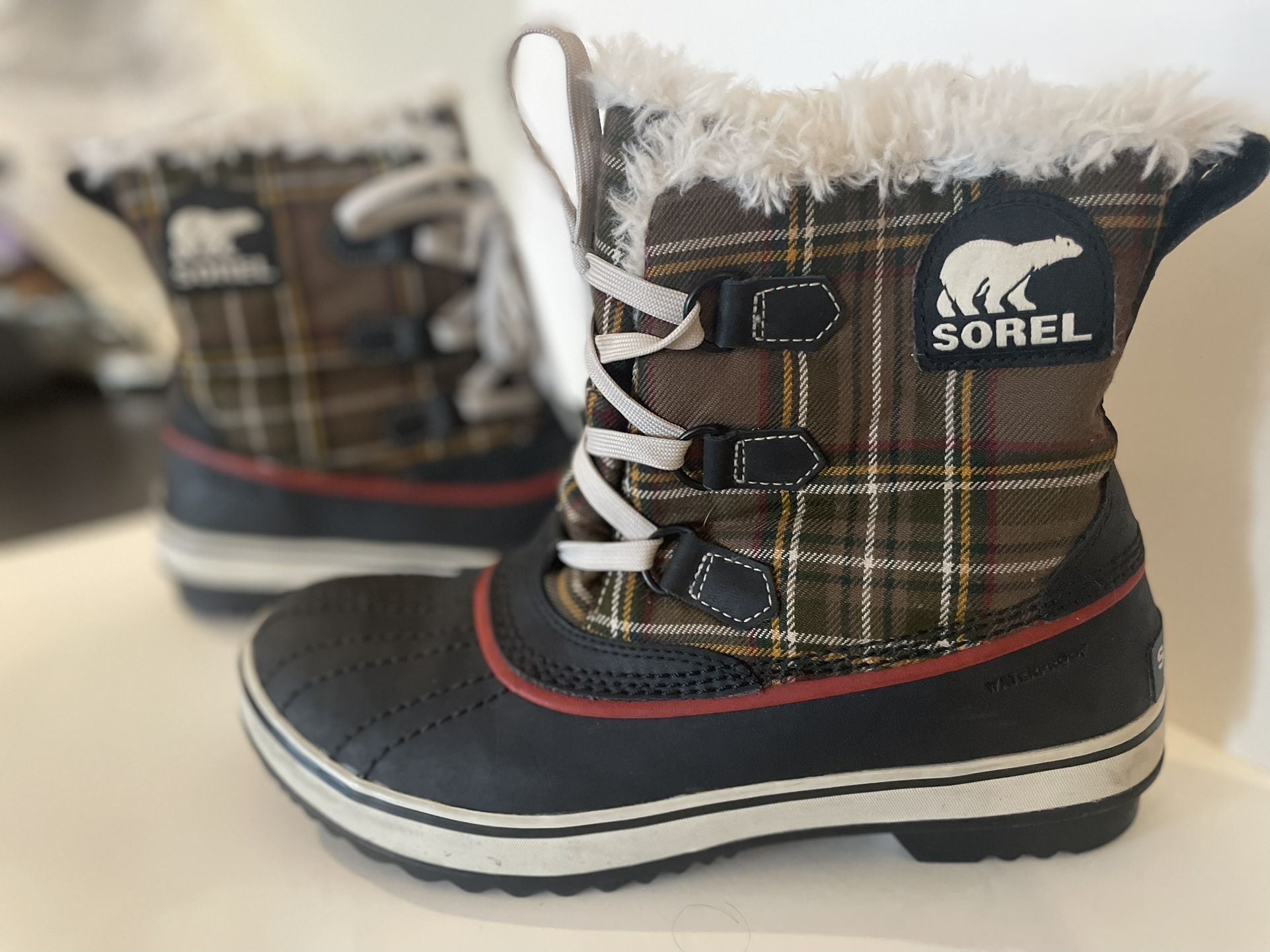 Sorel Snow & Rain Boots Size 9