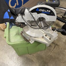 Delta Compound Power Miter Saw