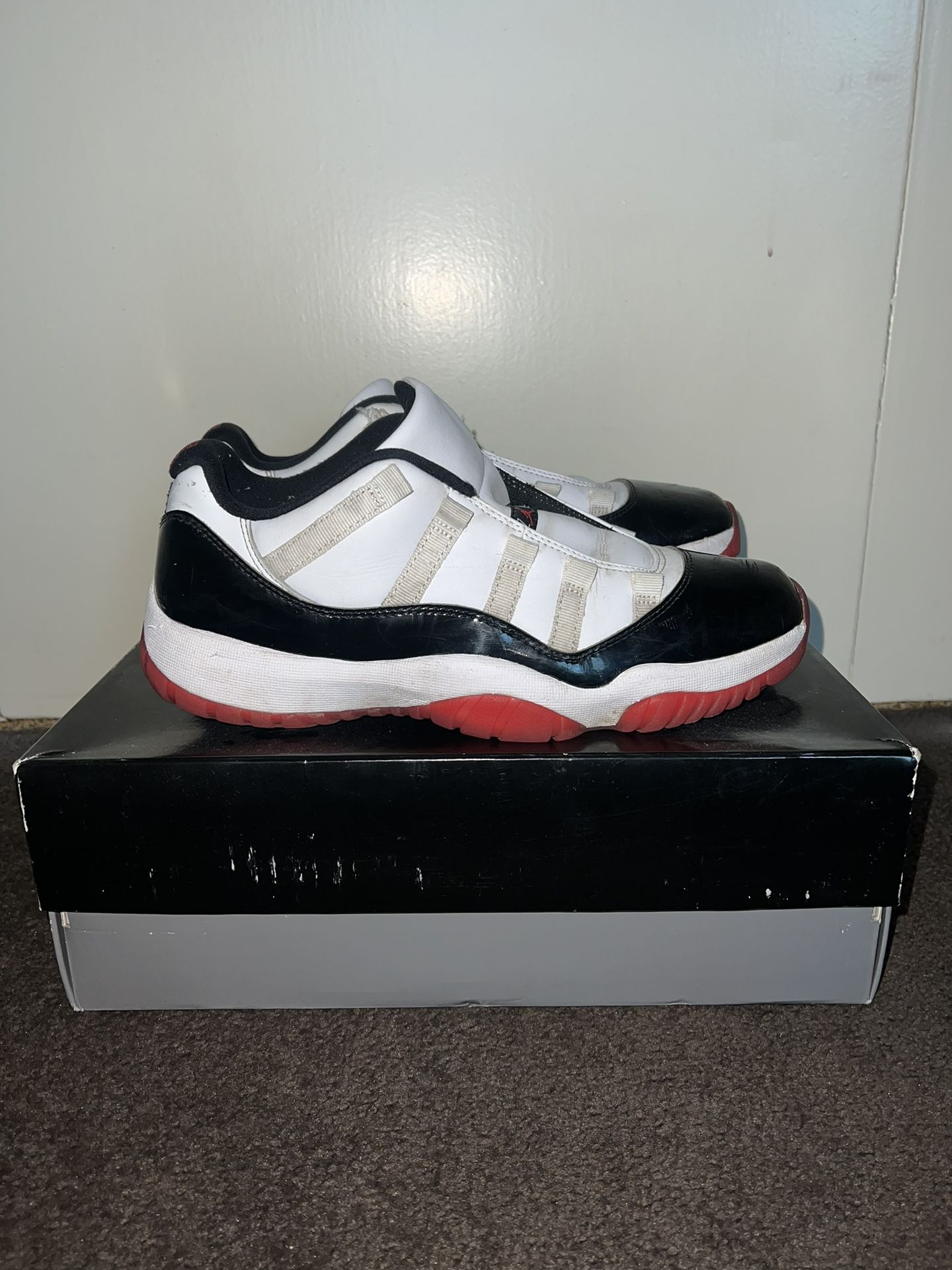 Jordan 11 Bred (Size 8.5 Men)