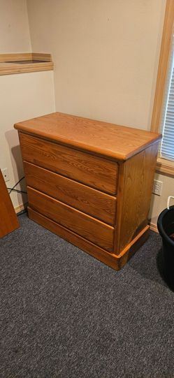 Small oak 3 drawer dresser or large nightstand stand