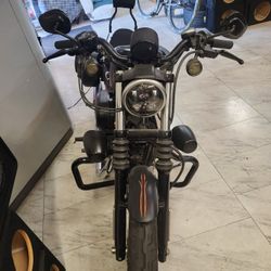 2013 Harley Davidson 883 Really Low Miles...plates Up To Date..Bluetooth Memphis Audio System..LED lights 