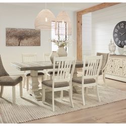 Beautiful Dining Table W/ Leaf / 6 Side Chairs, And 2 Arm Chairs 
