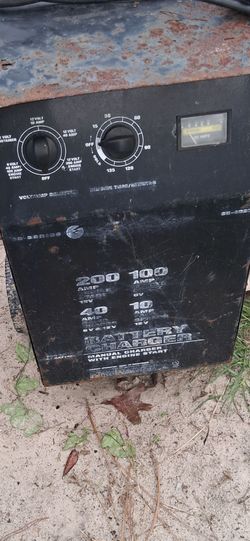 SE-Series Manual Battery Charger with Engine Start