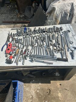 Tools Over 100 Pieces