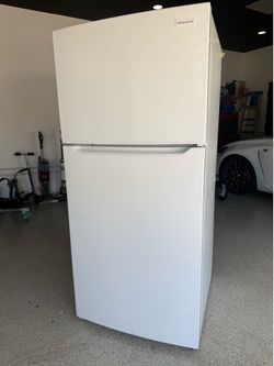 FREE FREE FREE Refrigerator