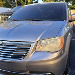 2013 Chrysler town and country