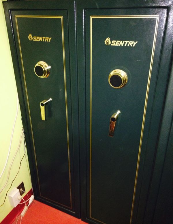 2 R2920 Sentry Gun Safe In Forest Green For Sale In Bronx Ny
