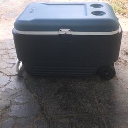 Igloo Cooler With Wheels 
