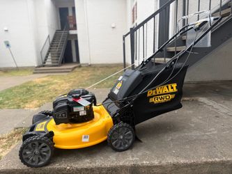DEWALT 21" RWD AUTOPROPULSADA - NUEVA