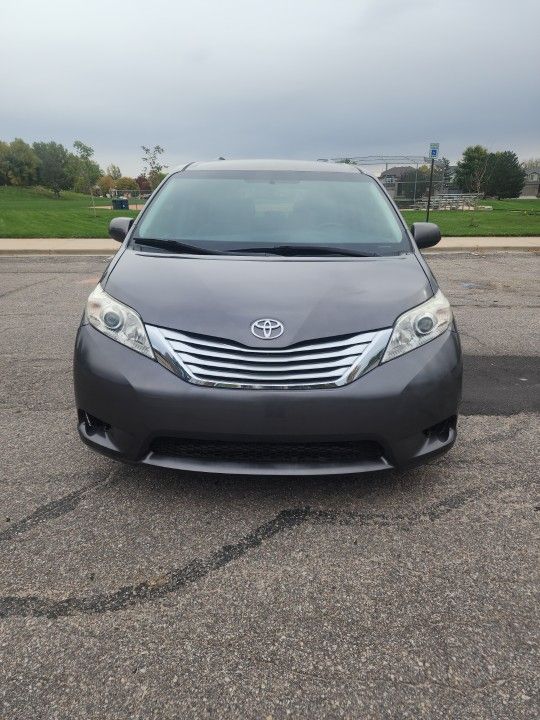 2015 Toyota Sienna