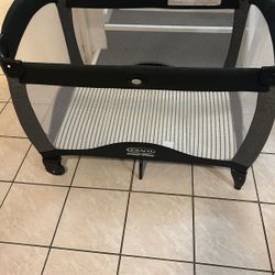 Graco Pack ‘n Play On the Go Playard
