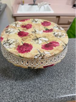 Cake stand