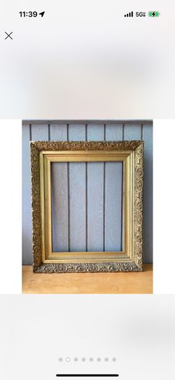 Vintage Large gold frame, perfect for DIY