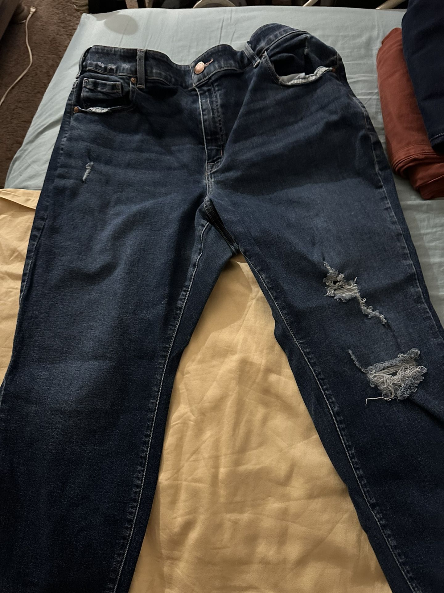 Jeans With Fringe At The Bottom