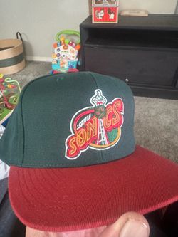 Mitchell and Ness Seattle SuperSonics SnapBack