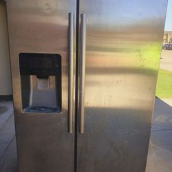 Refrigerator 