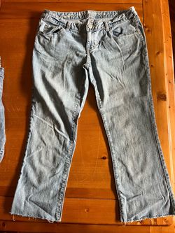 Women’s mossimo capris size 10