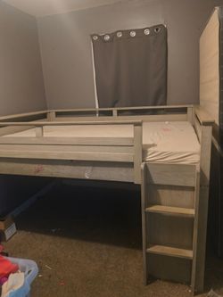 Used Kids wood Bed frame - Full size with mattress