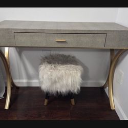 Mesita de maquillaje