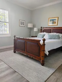 Queen size bed-solid mahogany