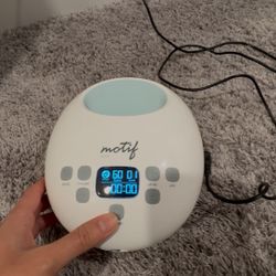 Motif Breast Pump With  Accessories And Original Bag 