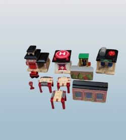 Authentic 
Thomas the tank engine
Wooden
Buildings