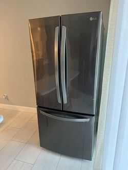 30-inch LG SS French Door Refrigerator. 100% FULLY WORKING!