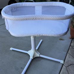 Halo Swivel Sleeper Bassinet Just Cleaned All Fabric Works Great 