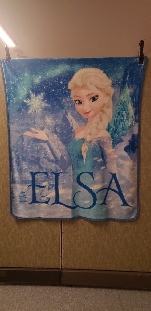 DISNEY  FROZEN Princess - ELSA Silky Soft Fleece Throw Blanket