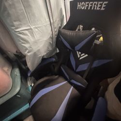 HOFREE Gaming Chair With Bluetooth