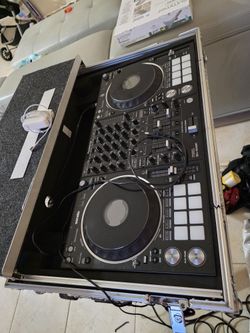 Mezcladora Pioneer 4 Canales Con Su Caja Y 2 Bocinas Ev
