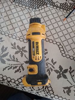 Used  dewalt  drywall cut out tool