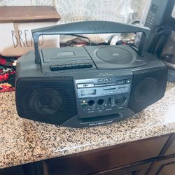 SONY CFD-V15 portable stereo boombox CD player, Cassette Tape Recorder, FM/AM Radio +Manual & Cord