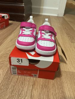 Nike court borough lows hot pink and white 5c