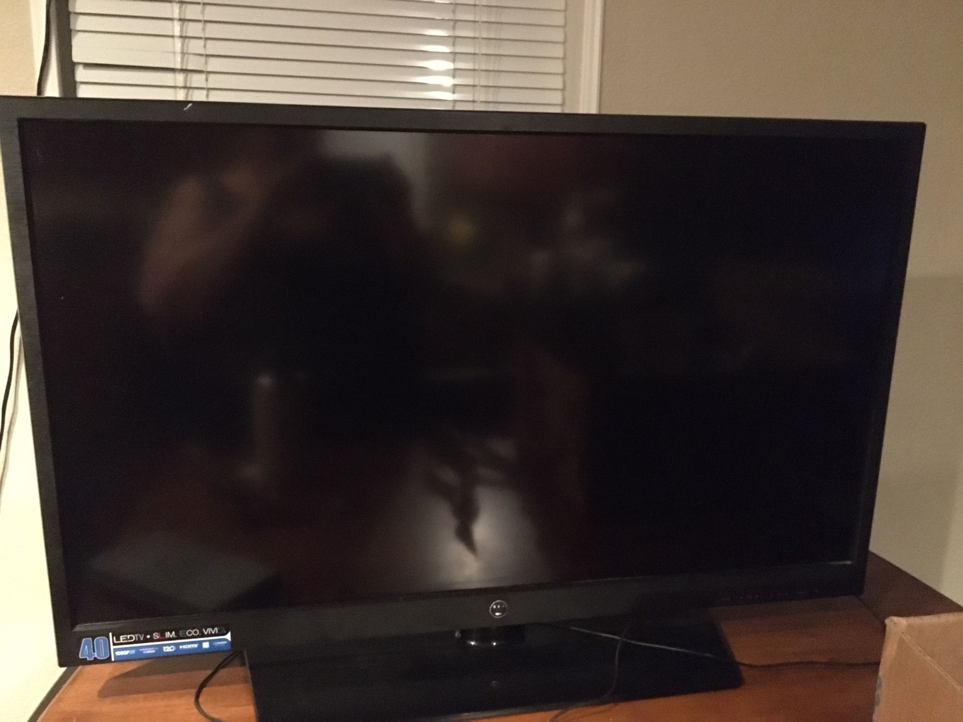 40 inches western house tv I don’t know if it works no corder was given to me AS IS