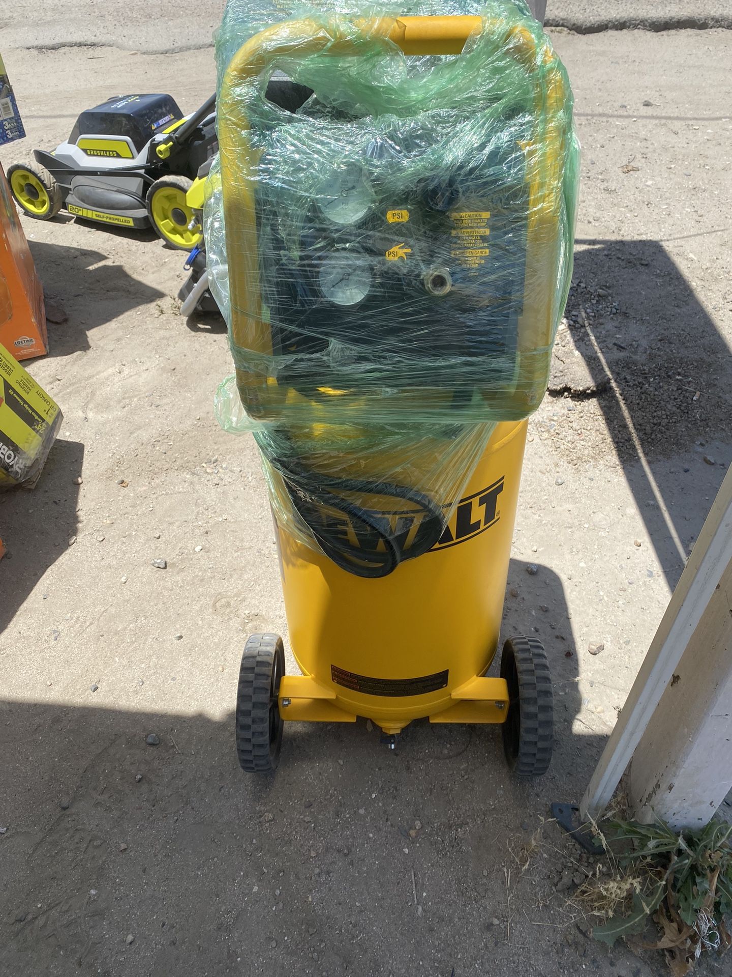 DEWALT 15 Gal. Portable Electric Air Compressor