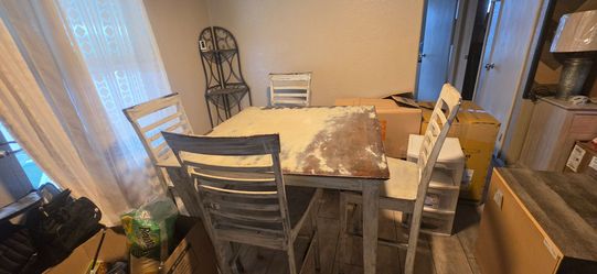 5 piece Table