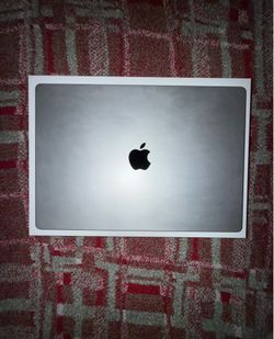 Silver Apple MacBook Pro 16-inch (M4 Pro, 24GB RAM, 512GB SSD) – Like New!