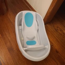 Baby, toddler bath tub