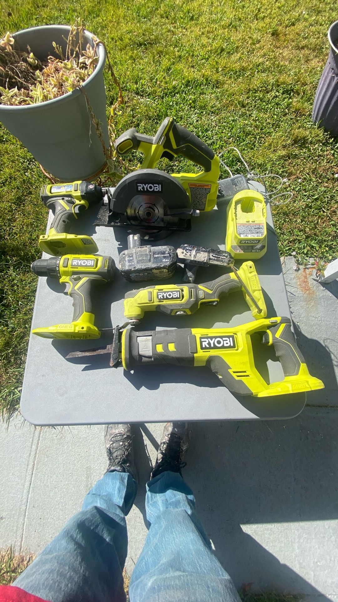 Ryobi 5pcs Tool Set With Carry Bag 2 Batteries And Charger