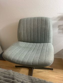 Criss Cross Desk/Vanity Chair