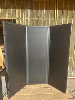Chevy Silverado 5.8ft Bed Size Trifold Hardtop Cover Chipped
