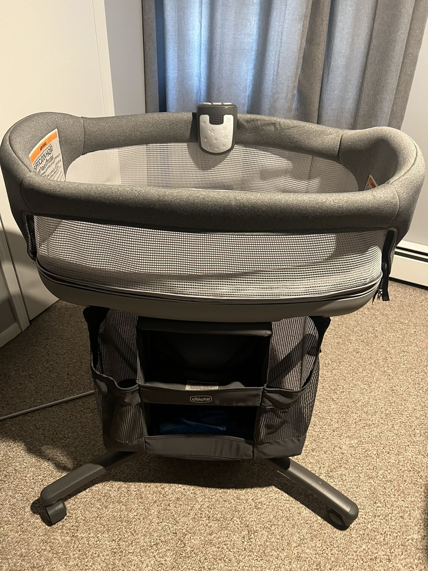 Chicco Close To You 3 In 1 Bedside Bassinet for Sale in Mount
