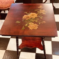 Antique Flame Mahogany 1800’s Parlor Table.