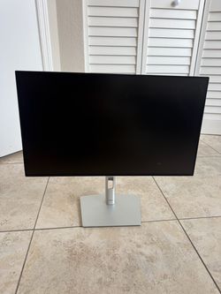 Dell UltraSharp U2422HE 24” USB-C Monitor – Excellent Condition