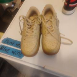 Nikes size 1y