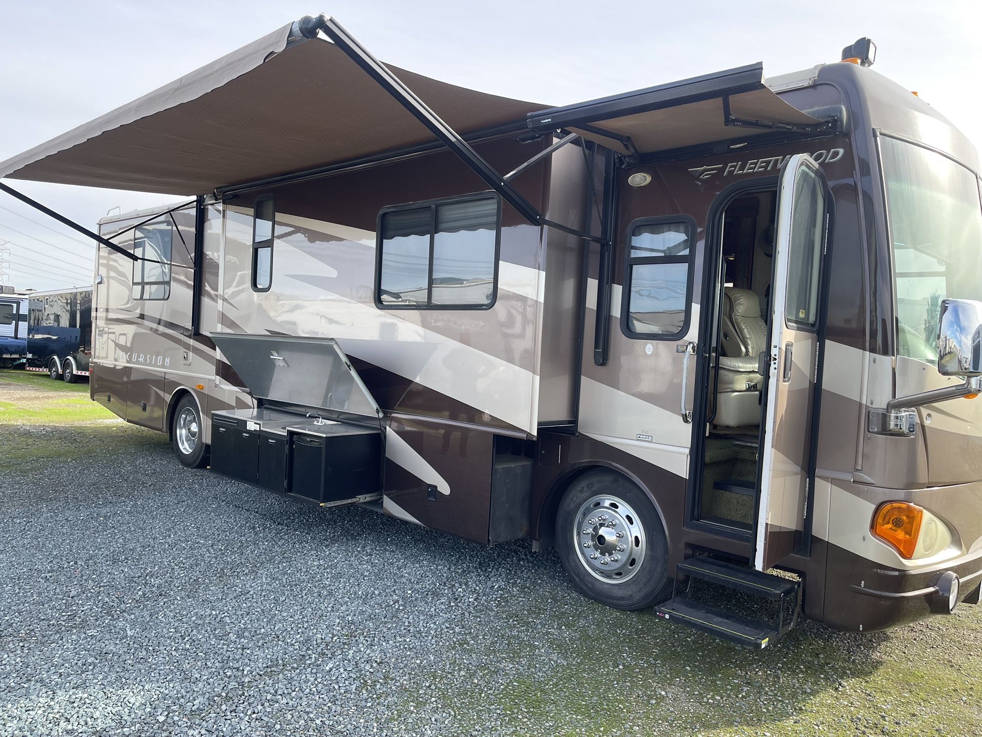 2005 Fleetwood Excursion