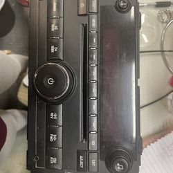 GMC (contact info removed)1 OEM AM FM CD Radio