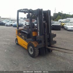 2005 ELECTRIC FORKLIFT RUNS GREAT!